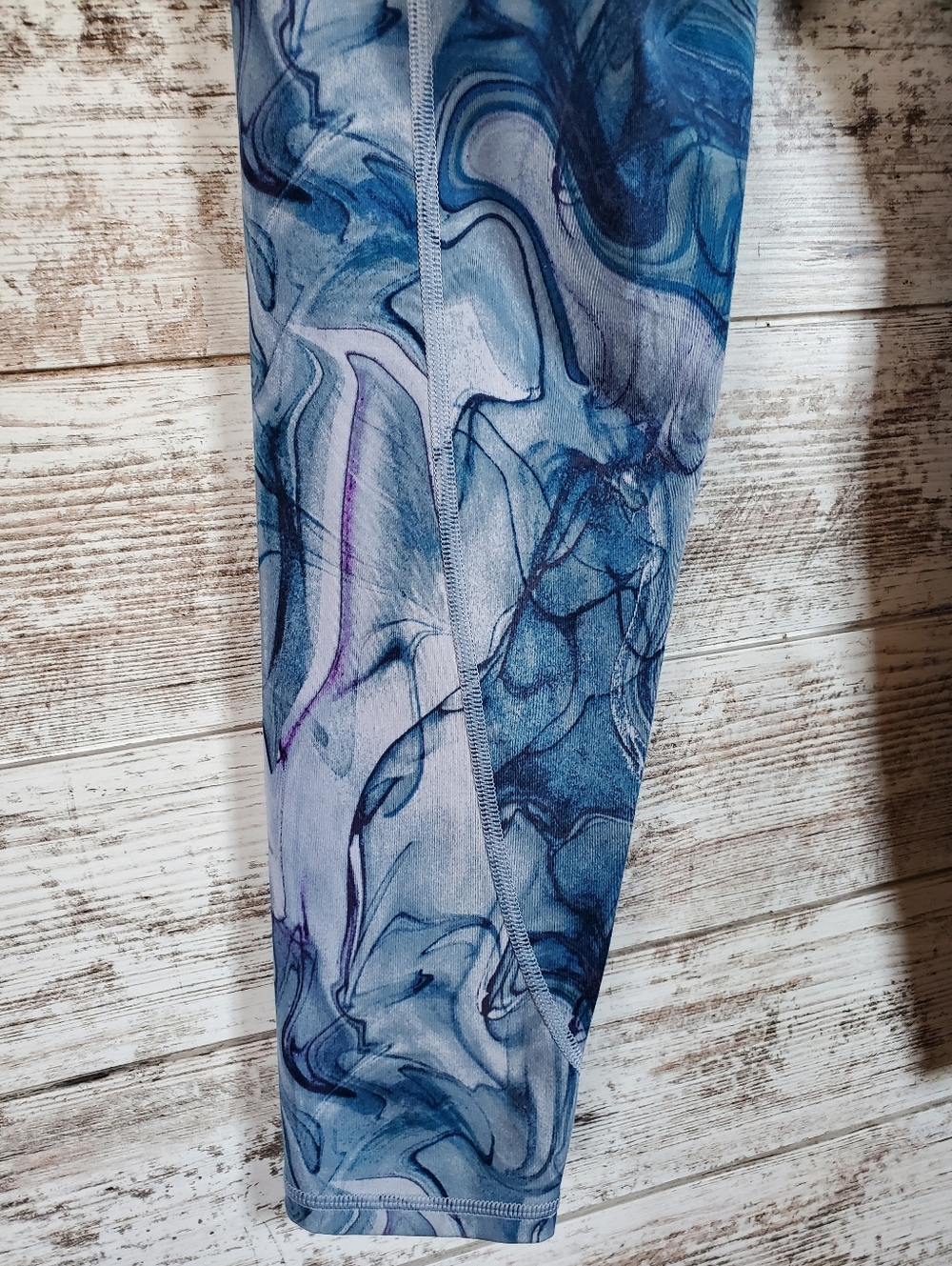 Victoria's Secret On Point Flow 7/8 Leggings Blue Marble 23" Inseam - Picture 7 of 8